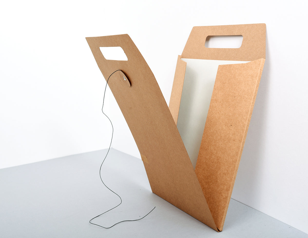 Design-Mappe aus Recyclingkarton mit Grifföffnung – hochwertige Präsentationsmappe im reduzierten Design