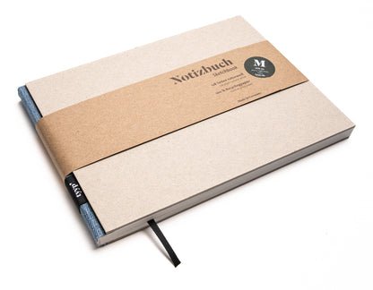 Notizbuch A5 Querformat „BerlinBook“ blanko, perforiert, Einband Recyclingkarton Grau | Bundfarbe: Jeans Blau