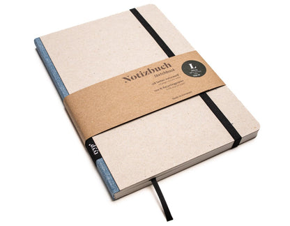 Notizbuch A5 „Klassik“ blanko, perforiert, mit Gummiband, Einband Grau Recyclingkarton  | Bundfarbe: Jeans